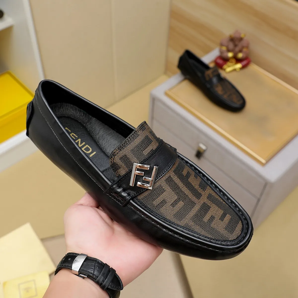 Men's shoes💰380💰💰[FENDI-FENDI] Classic new men's casual slip-on shoes🇨🇳Counter quality, original 1:1 high-quality workmanship💯The upper is made of imported first-layer cow Leather, 🐷leather lining, fashionable lazy beanie design 🌴casual Loaf style, with original raw rubber wear-resistant outsole 🌾definitely high-end and classy, only for drivers 🍀A must-have for trendy men, @@optional! 🍓Code number 38-44 (45🉑️customized, non-refundable and non-exchangeable)